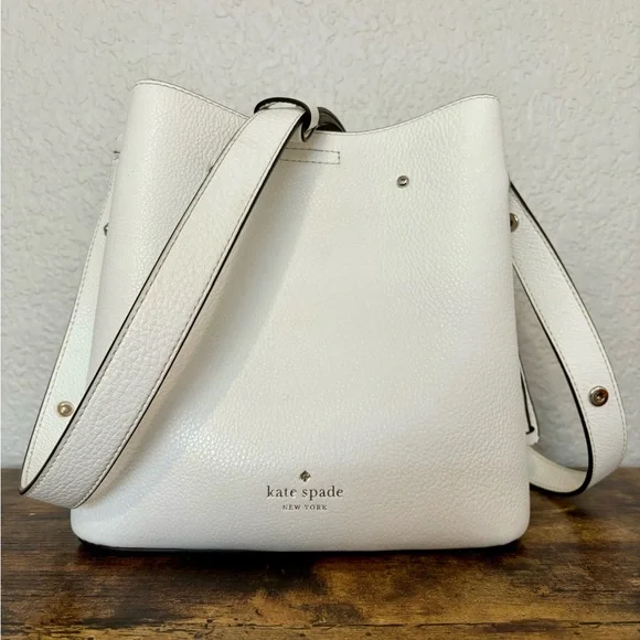 Kate Spade Leather Marti Small Bucket Bag Shoulder Crossbody White Silver - Picture 4 of 12